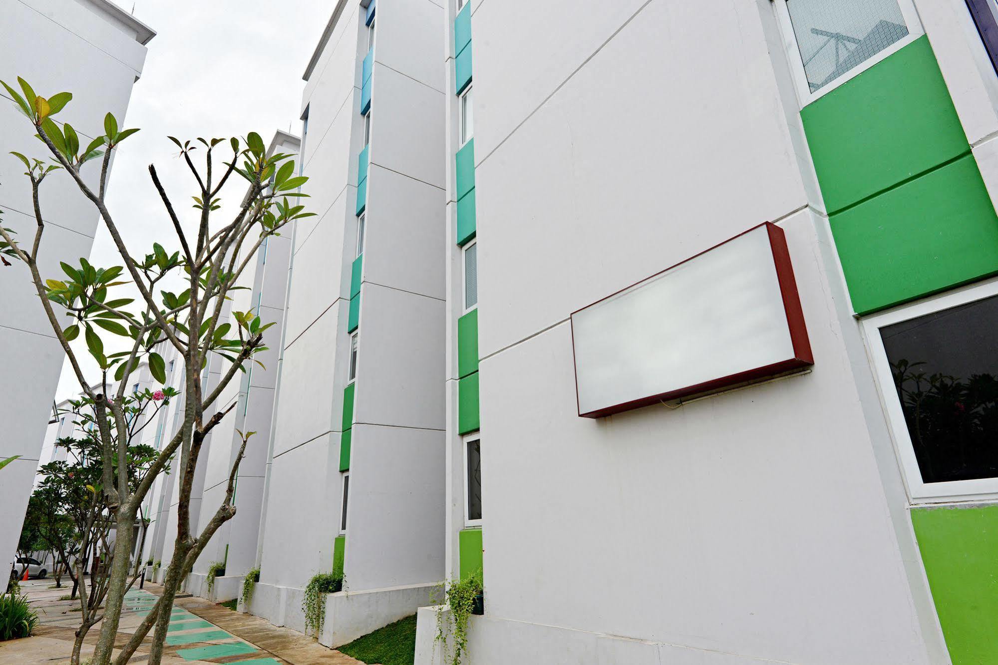 Zen Rooms Basic Tangerang Aeropolis Exterior foto